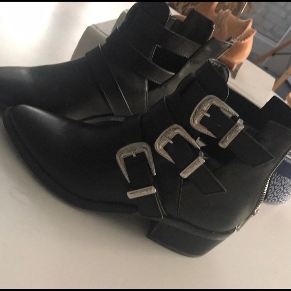 Ankle boots